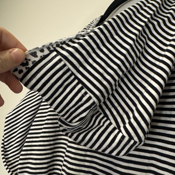 Andree by Unit Striped/Leopard Print Women's Hooded top size 1X black and white - Picture 5 of 7